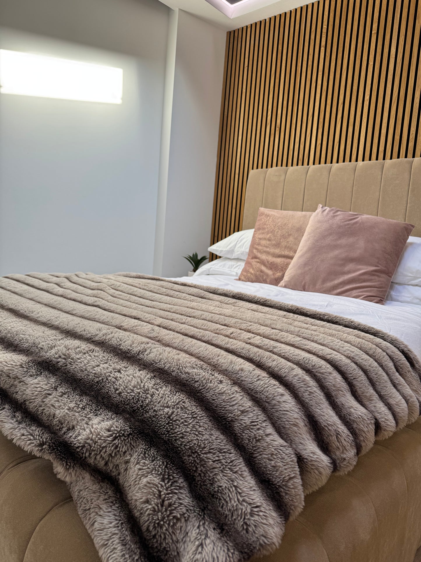 Luxury Faux Rabbit Fur Plush Throw - Milky White