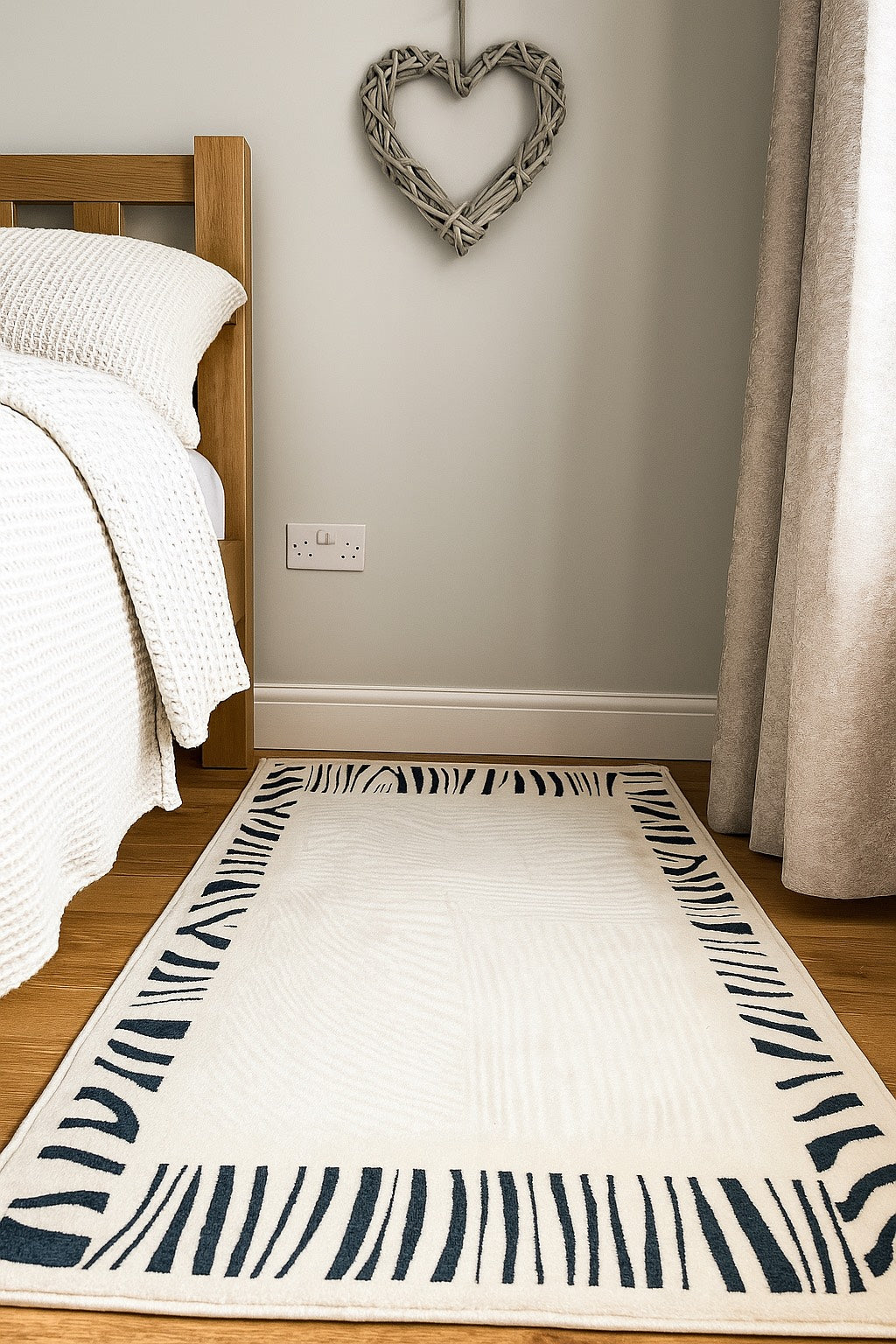 Cream Faux Cashmere Rug with Zebra Border – Soft, Fluffy, Non-Slip Accent for Bedroom & Living Room